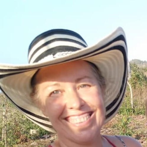 Audrey ... 
Fundadora de la Granja  Uuntu.
Quesera autodidacta, responsable de producción y transformación.